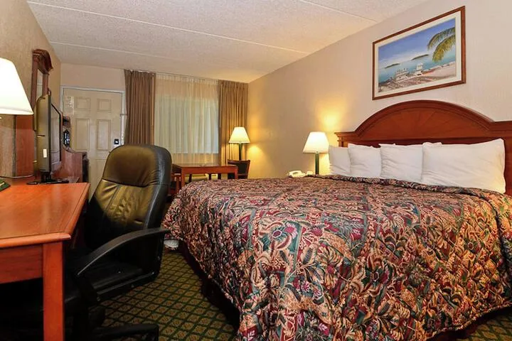 Room 3 of 33