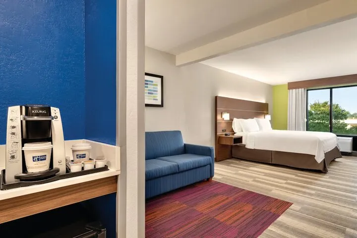 Room 5 of 46
