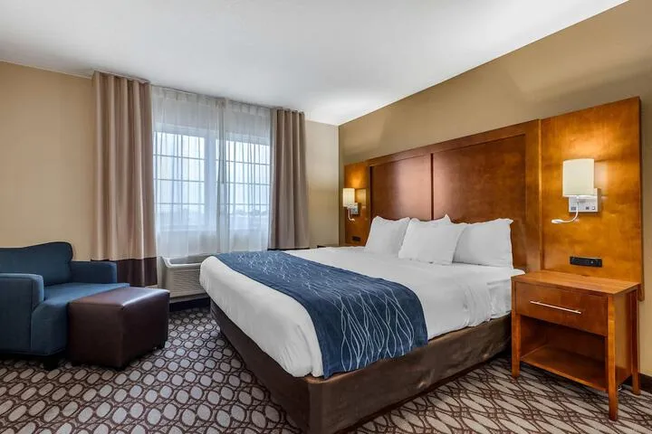 Room 4 of 32