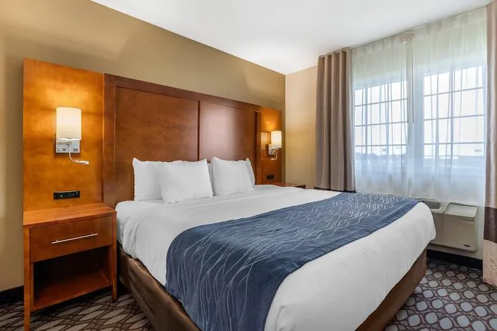 Room 5 of 32