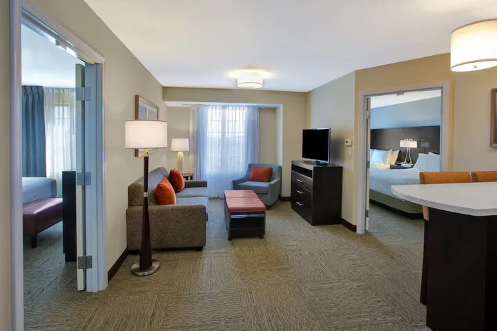 Room 4 of 36