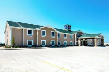 Cobblestone Hotel & Suites - Paxton