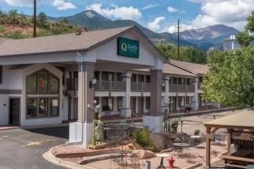 Quality Inn & Suites Manitou Springs at Pikes Peak / Garden of the Gods