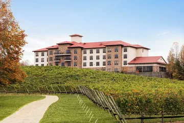 Holiday Inn Express & Suites Lexington NW-The Vineyard by IHG
