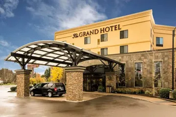 Grand Hotel at Bridgeport