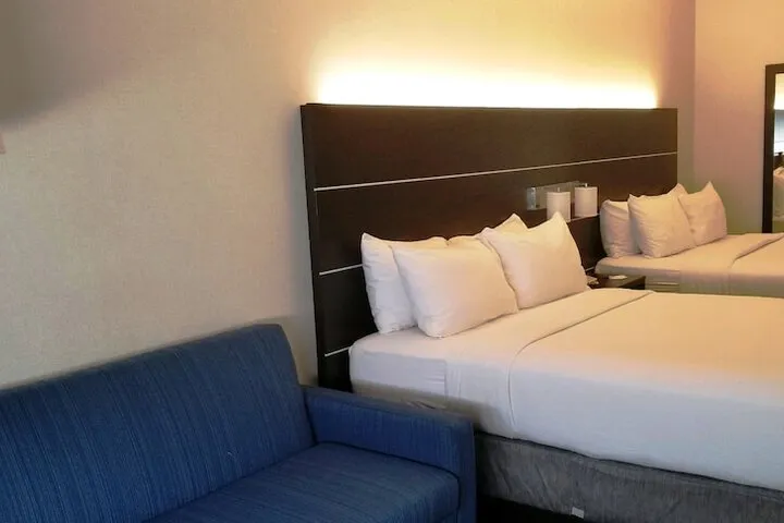 Room 2 of 29