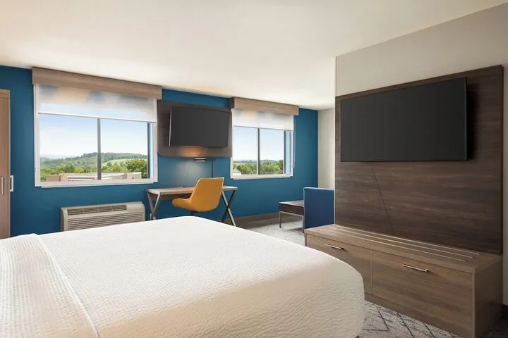 Room 5 of 42