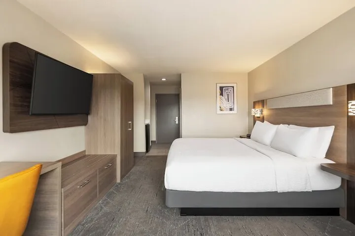 Room 3 of 42