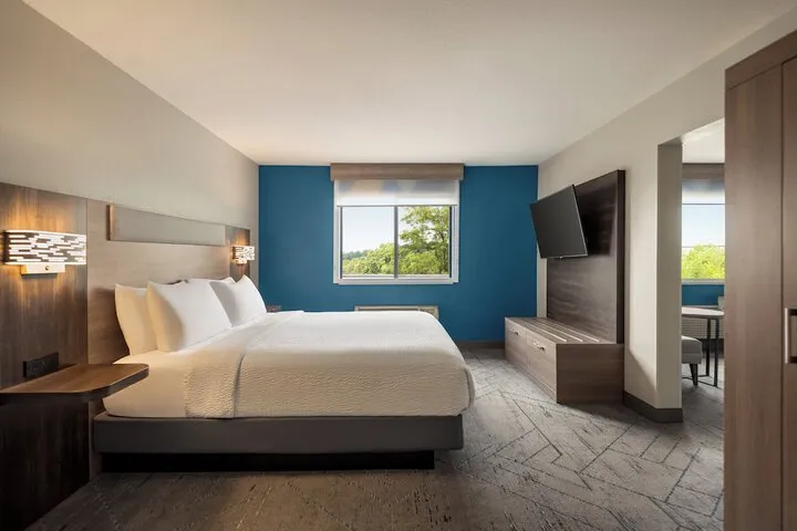 Room 2 of 42
