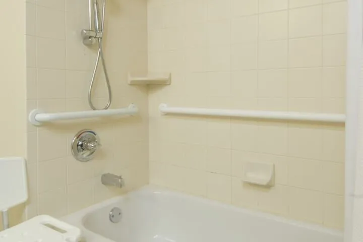 Room 2 of 41