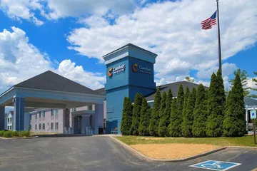 Comfort Inn & Suites NW Milwaukee