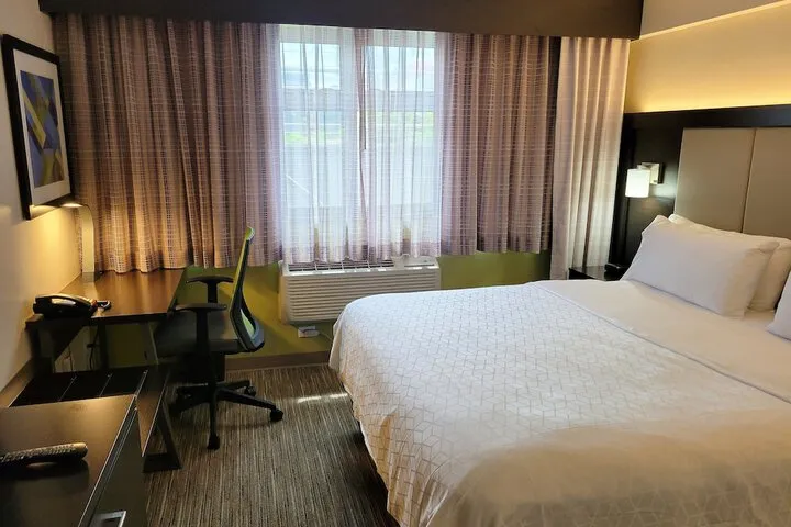 Room 5 of 51