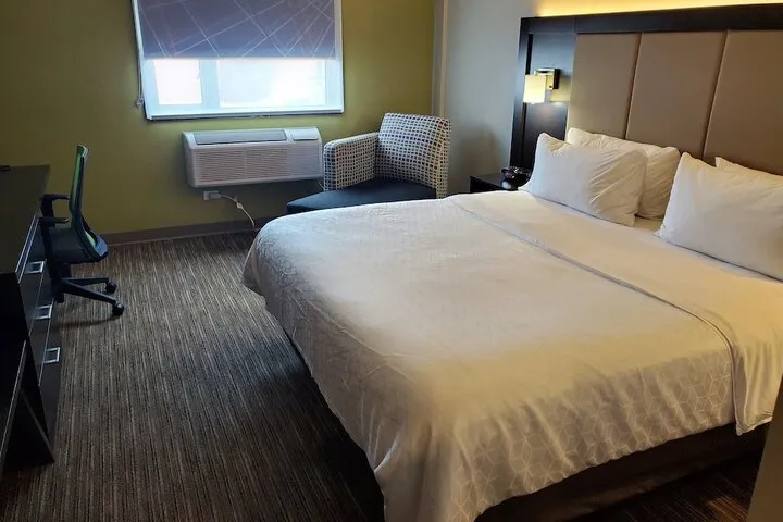 Room 3 of 51