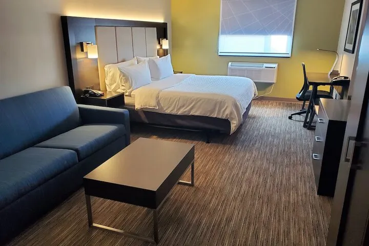 Room 2 of 51