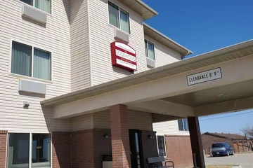 Edgewood Hotel & Suites