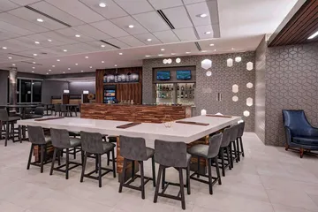 Courtyard by Marriott Houston Sugar Land / Lake Pointe