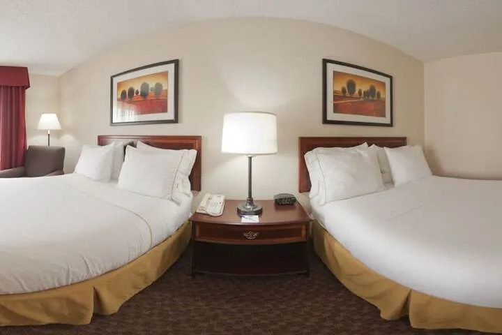 Room 2 of 9