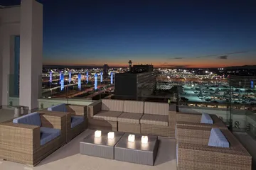 H Hotel Los Angeles Curio Collection by Hilton