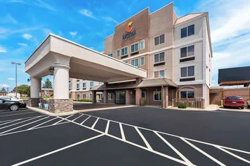 Comfort Inn & Suites Heath - Newark South
