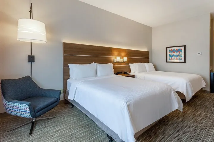 Room 5 of 38