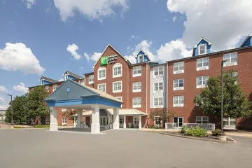 Holiday Inn Express St. Louis West - OFallon by IHG