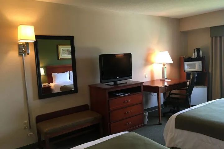 Room 5 of 36