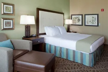 Holiday Inn Express & Suites Logan by IHG