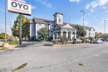 OYO Townhouse Oklahoma City Airport