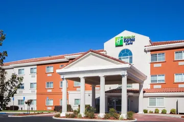 Holiday Inn Express & Suites Oroville Lake by IHG