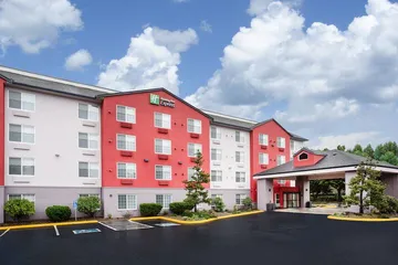 Holiday Inn Express & Suites Lincoln City by IHG