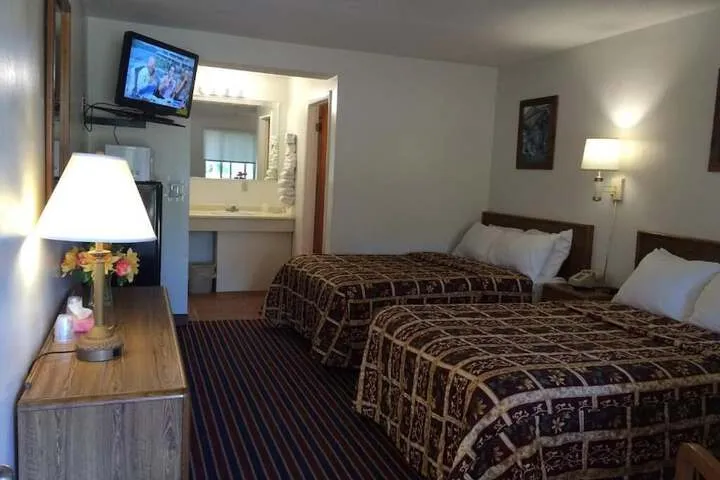 Room 5 of 17