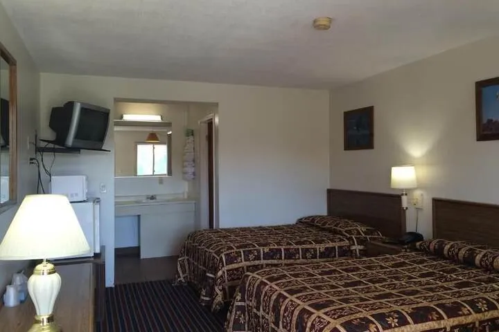 Room 4 of 17