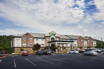 Holiday Inn Express & Suites Birmingham South - Pelham by IHG