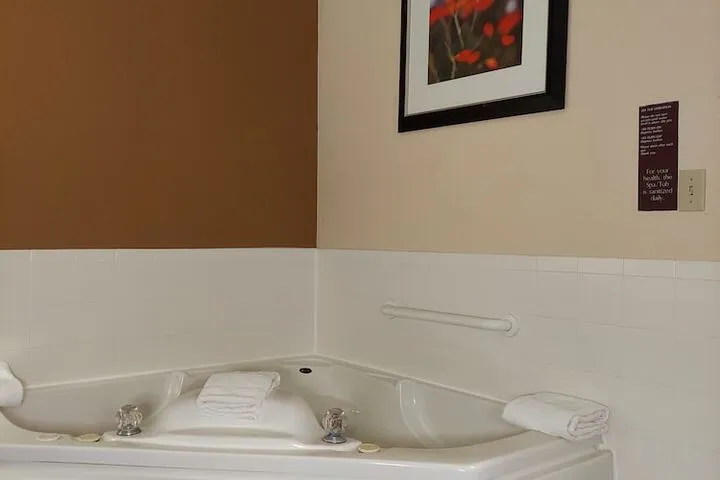 Room 4 of 41