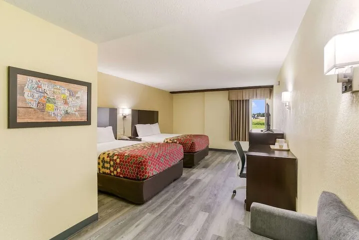 Room 4 of 30