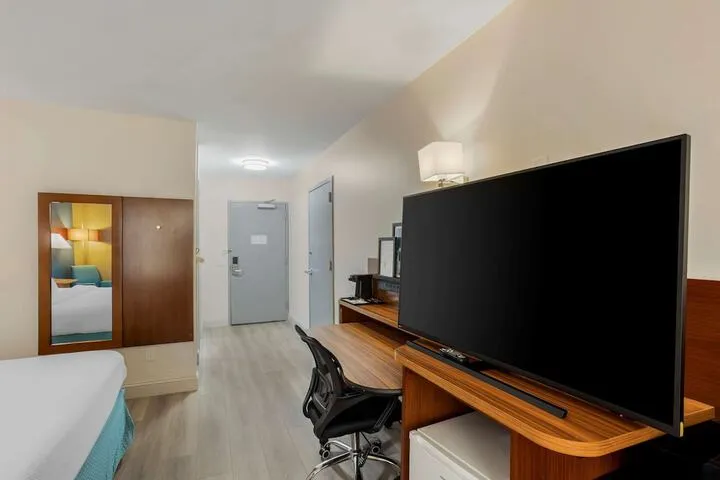 Room 3 of 48
