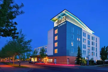 Aloft by Marriott Portland Airport at Cascade Station