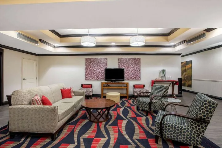 Hotel Interior 4 of 38