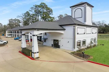 Super 8 by Wyndham Mansfield LA