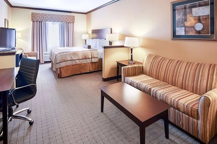 Room 4 of 24