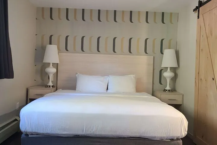 Room 4 of 49