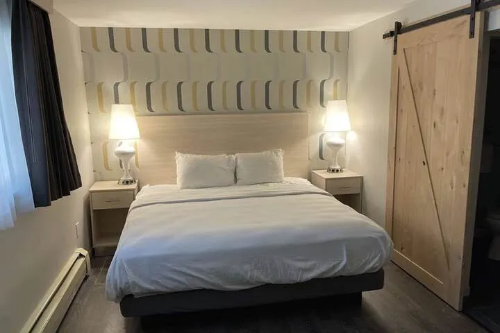 Room 5 of 49