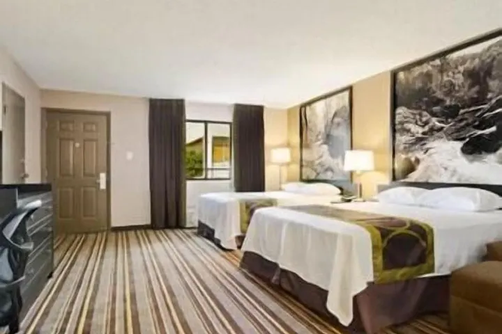 Room 5 of 21