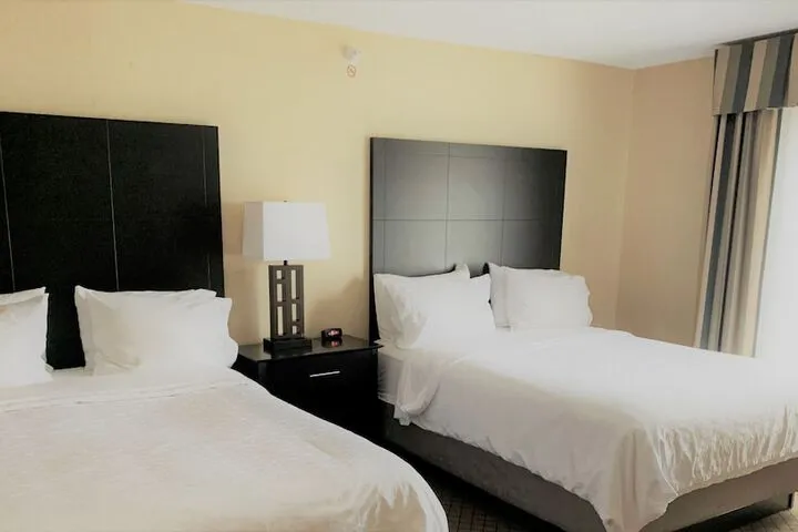 Room 4 of 66