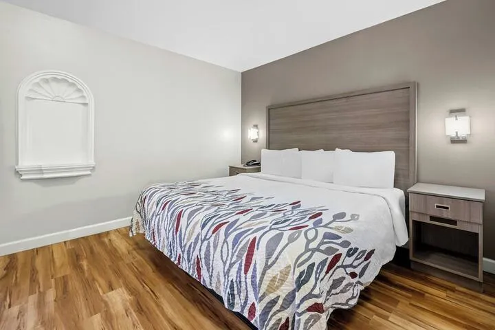 Room 4 of 43