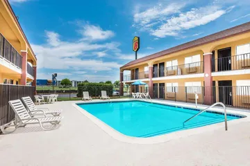 Super 8 by Wyndham Midwest City OK
