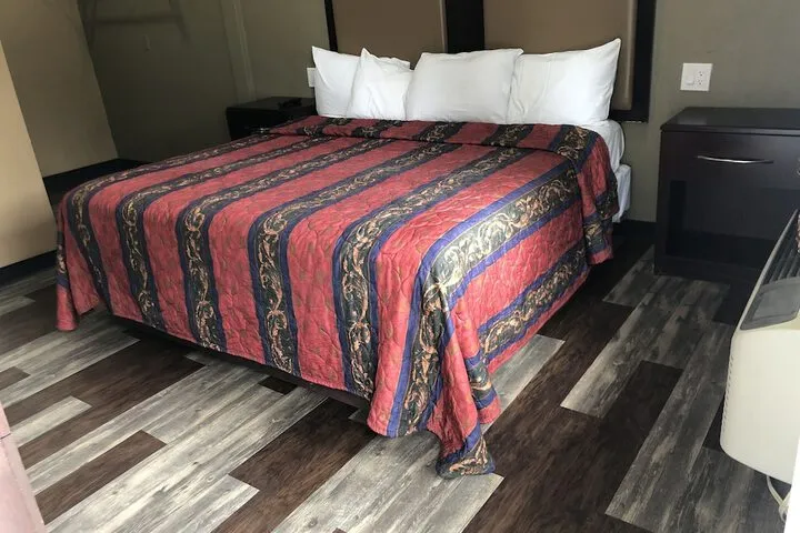 Room 4 of 31