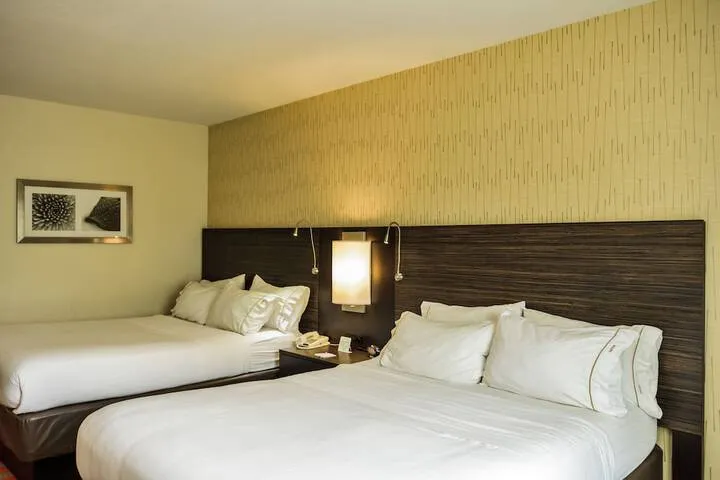 Room 5 of 31