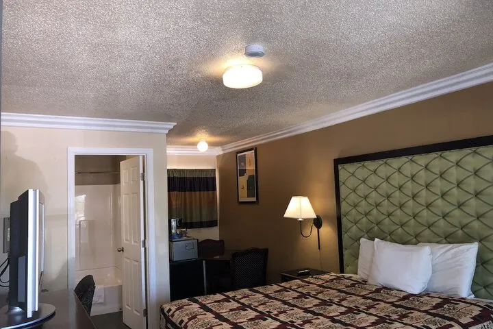 Room 5 of 37