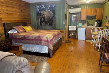 Mountain Aire Cottages Inn & Glamping